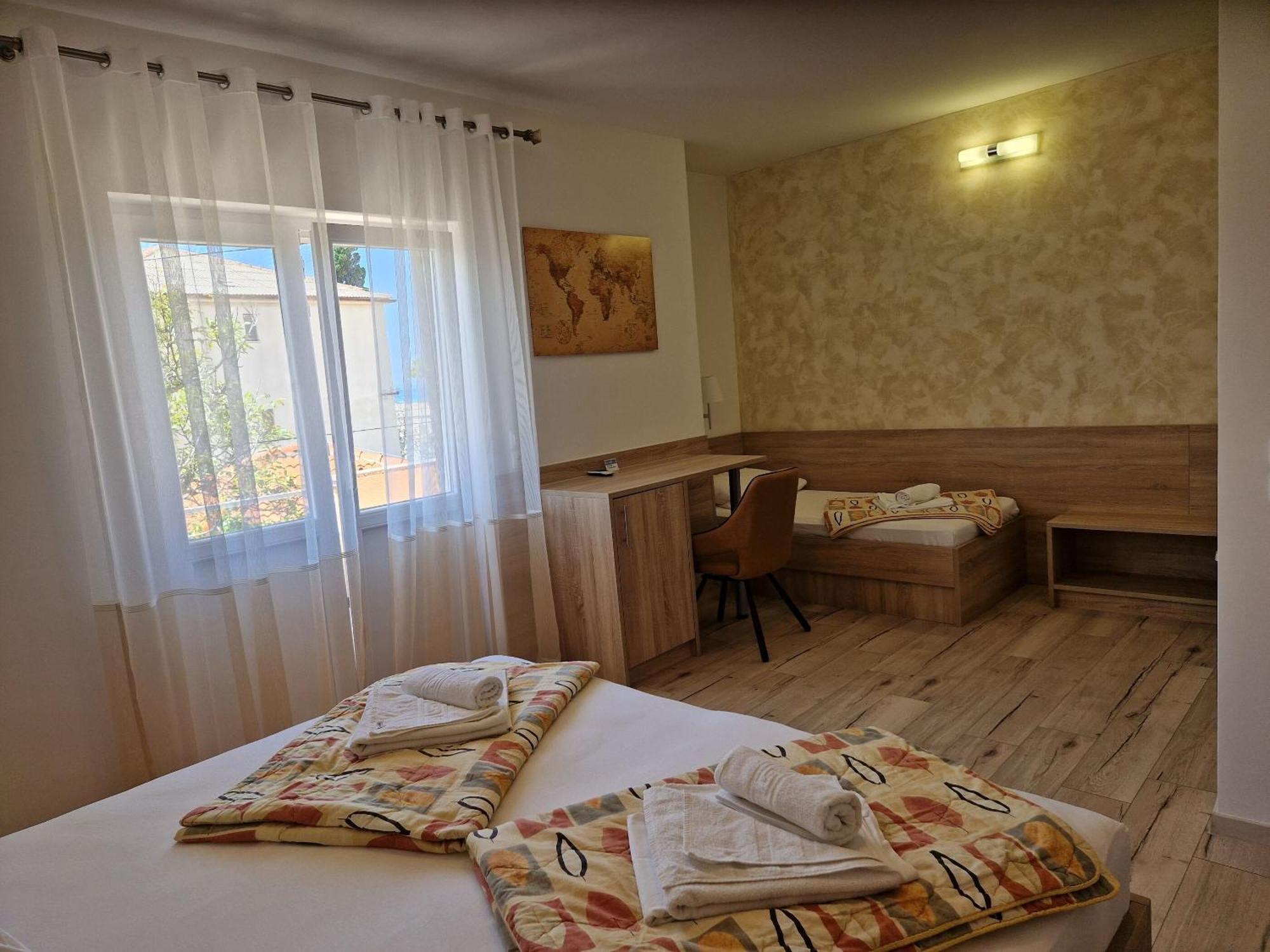 Apartment And Rooms Amenka Новалья Экстерьер фото