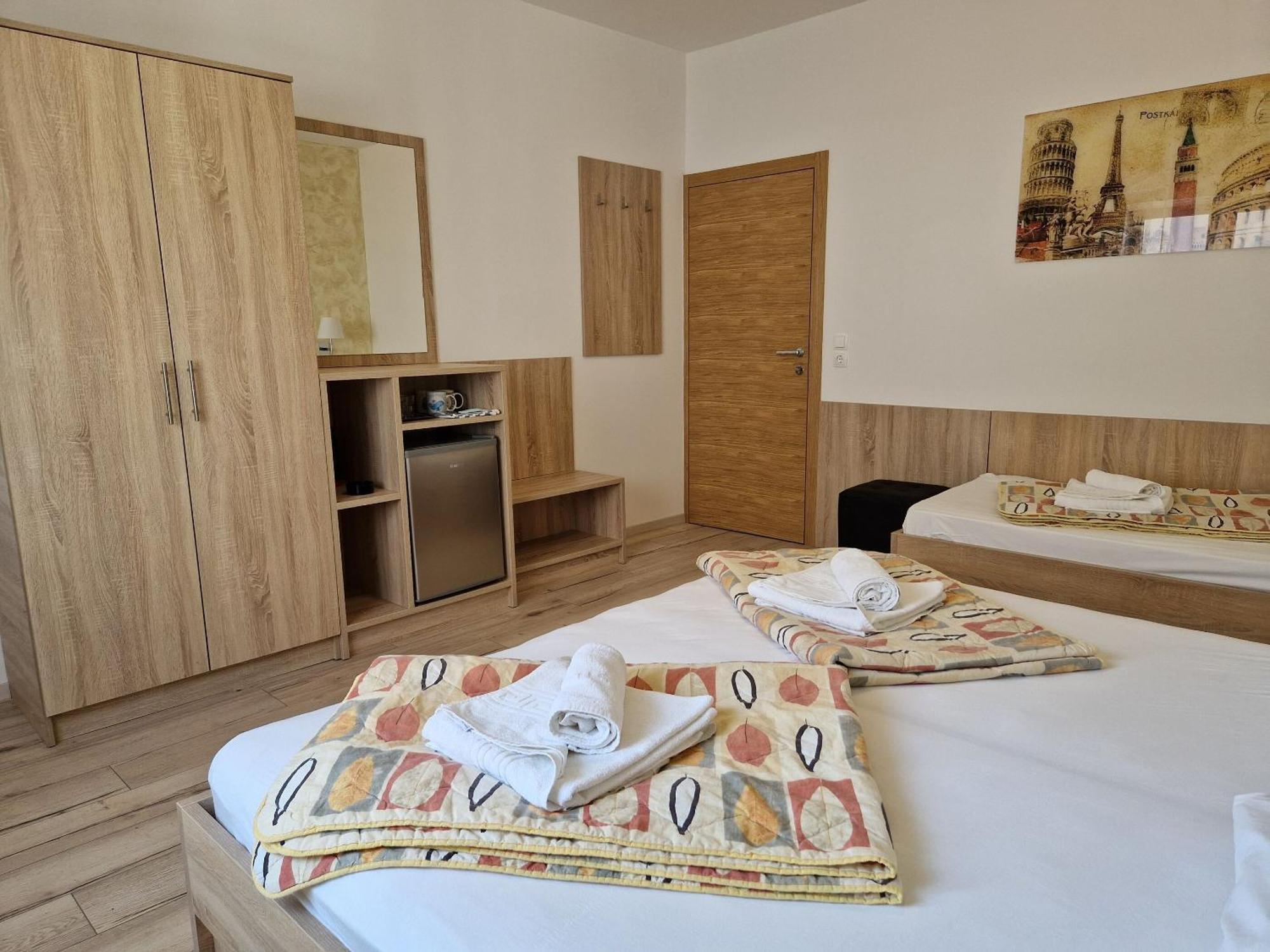 Apartment And Rooms Amenka Новалья Экстерьер фото